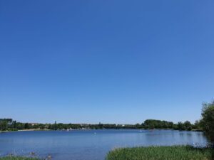 Stausee Losheim Bild von Ufer hinten